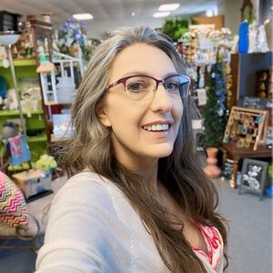 Meet your Posher, April